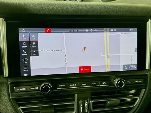 Used 2021 Porsche Macan image 14