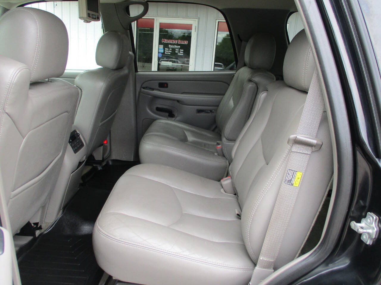 Used 2004 Chevrolet Tahoe Z71 w/ Z71 Preferred Equipment Group AWD/4WD image 21