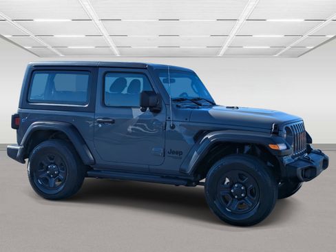 Used 2021 Jeep Wrangler Sport image 7