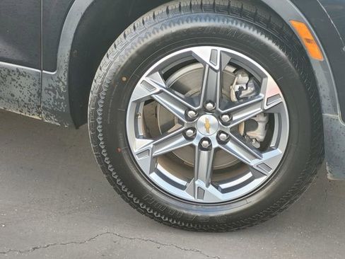 Used 2023 Chevrolet Blazer LT image 3