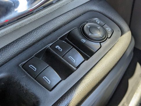 Used 2020 GMC Terrain SLT w/ Preferred Package image 25