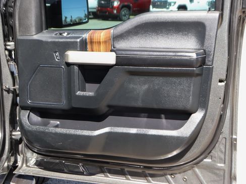 Used 2017 Ford F150 Lariat AWD/4WD image 40