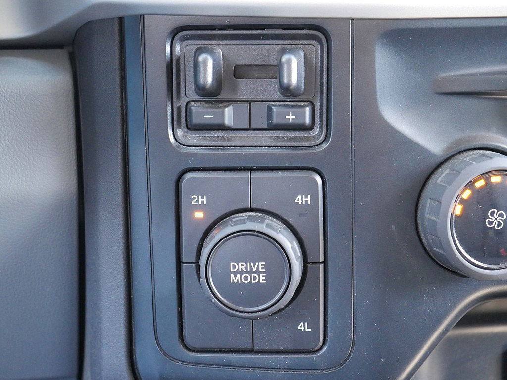 Used 2023 Ford F350 XLT AWD/4WD image 36