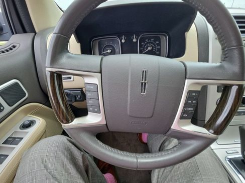 Used 2008 Lincoln MKX AWD image 2