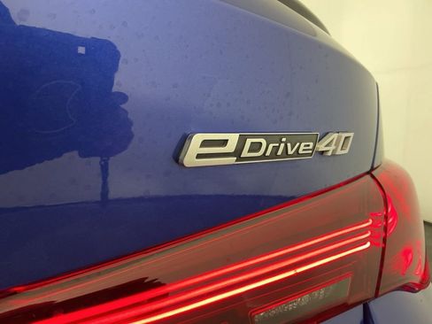 Certified 2025 BMW i4 eDrive40 w/ M Sport Package image 33