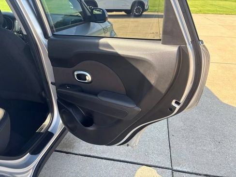 Used 2019 Kia Soul FWD image 18