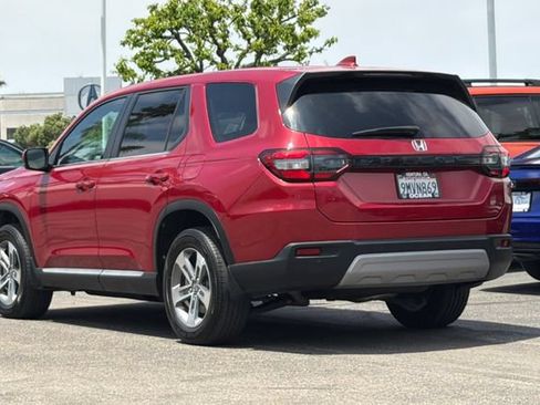 Certified 2024 Honda Pilot EX-L image 6