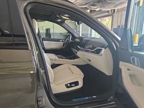 Used 2024 BMW X5 xDrive40i w/ M Sport Package AWD/4WD image 10