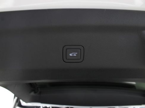 New 2026 GMC Yukon XL AT4 Ultimate AWD/4WD image 27