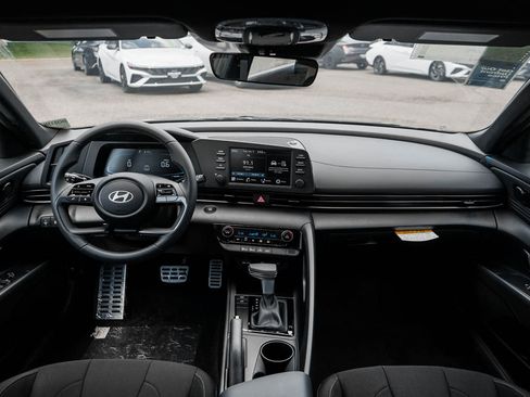 New 2026 Hyundai Elantra Sport FWD image 11