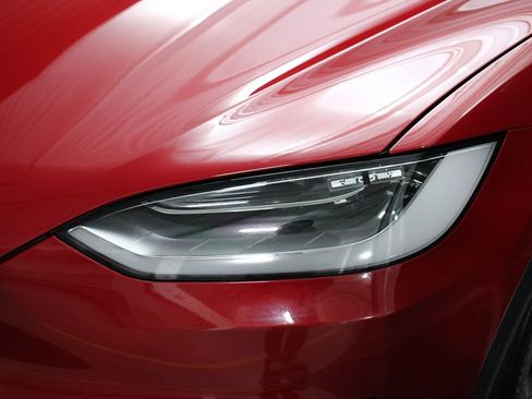 Used 2023 Tesla Model X image 4