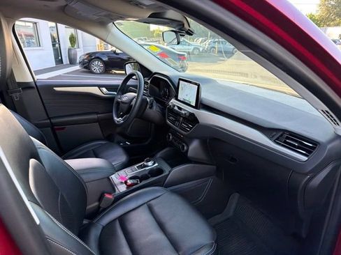 Used 2022 Ford Escape SEL FWD image 9