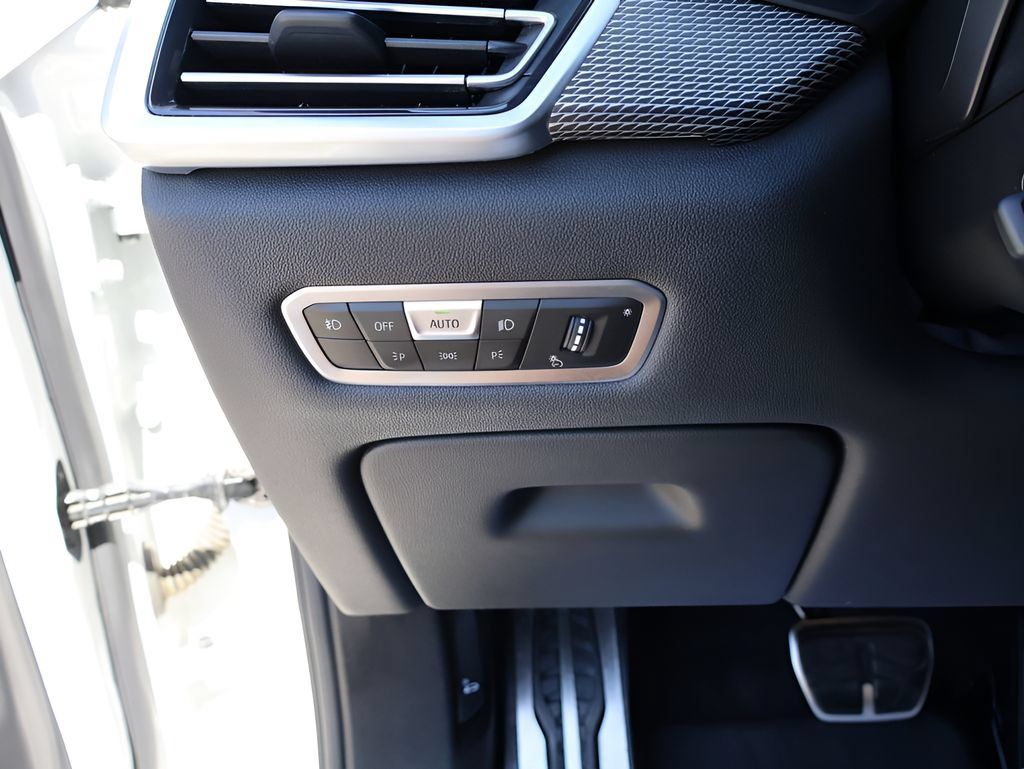Used 2019 BMW X5 xDrive40i w/ M Sport Package AWD/4WD image 37