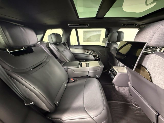 New 2026 Land Rover Range Rover SV AWD/4WD image 30