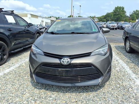 Used 2017 Toyota Corolla LE FWD image 5