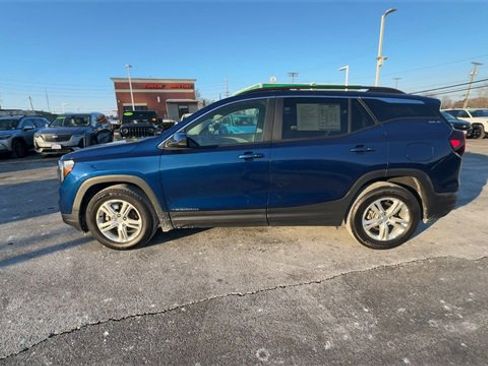 Certified 2022 GMC Terrain SLE w/ Driver Convenience Package image 5