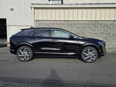 New 2026 Cadillac Optiq Luxury 1 RWD image 10