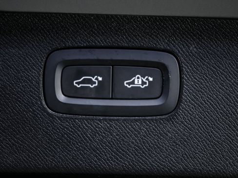 Certified 2024 Volvo XC90 B5 Plus image 35