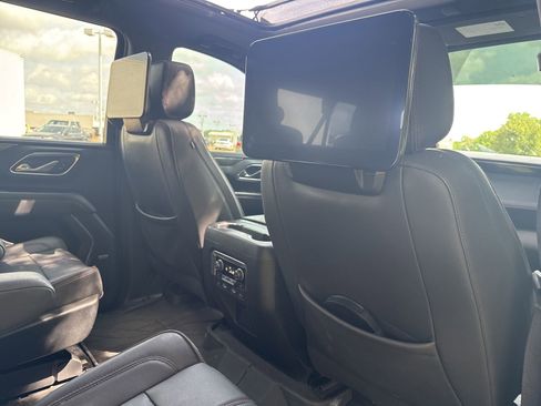 Used 2023 Chevrolet Suburban RST w/ Luxury Package AWD/4WD image 27