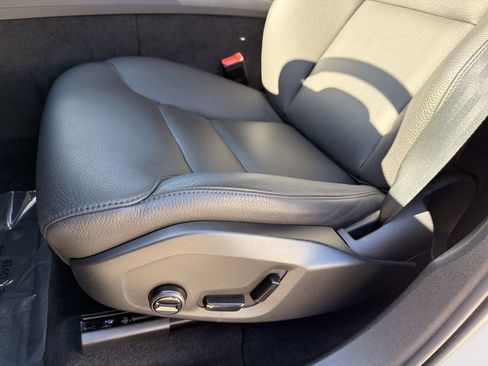 Certified 2025 Volvo XC60 B5 Plus image 14