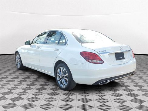 Used 2017 Mercedes-Benz C 300 4MATIC Sedan image 4