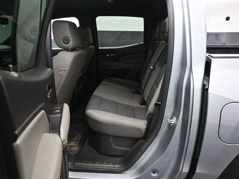 Used 2024 Chevrolet Colorado ZR2 w/ Technology Package image 19