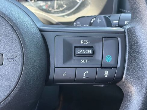 Used 2024 Nissan Rogue SV FWD image 11