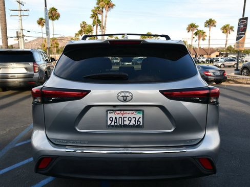 Used 2022 Toyota Highlander XLE FWD image 9