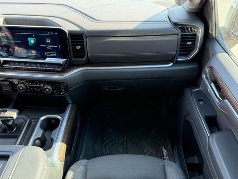 Used 2022 Chevrolet Silverado 1500 LT image 12