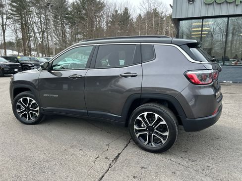 Used 2024 Jeep Compass Limited w/ Sun and Sound Group image 9