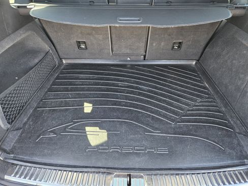 Used 2017 Porsche Cayenne Platinum Edition image 31