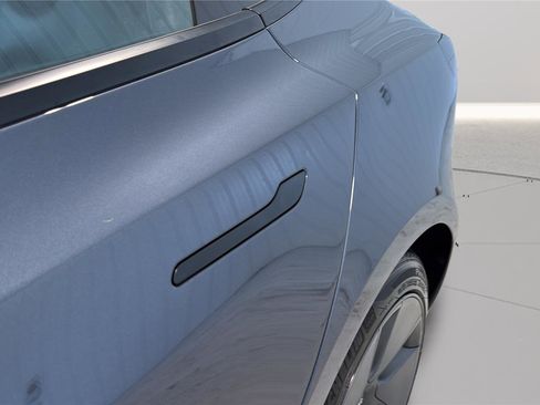 Used 2023 Tesla Model 3 Standard Range image 28