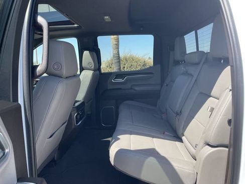 Used 2022 GMC Sierra 1500 SLT w/ SLT Premium Plus Package AWD/4WD image 25