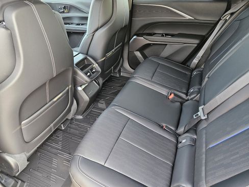 New 2026 Cadillac Lyriq Sport w/ LPO, Floor Liner Package AWD/4WD image 20