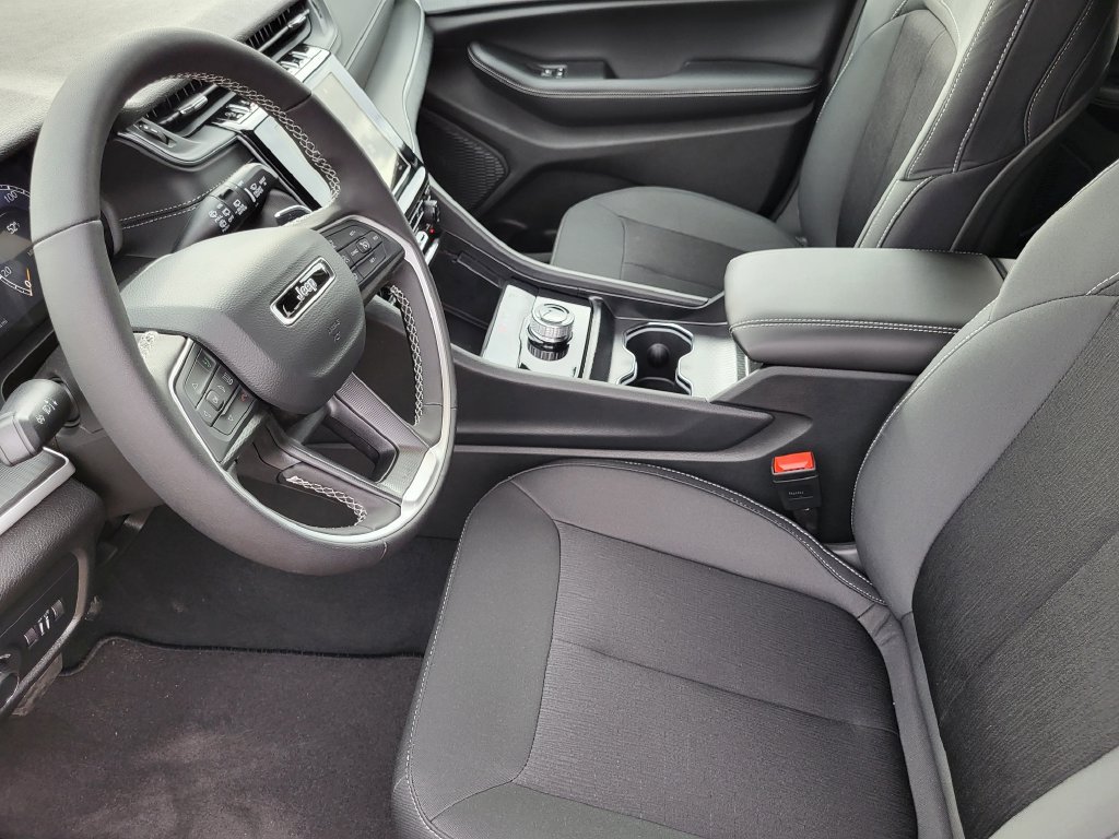 New 2026 Jeep Grand Cherokee Laredo X AWD/4WD image 12
