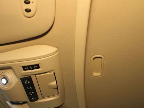 Used 2016 Chrysler Town & Country Touring w/ Driver Convenience Group image 31