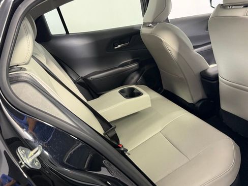 Used 2024 Toyota Prius XLE FWD image 28