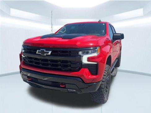 Used 2024 Chevrolet Silverado 1500 LT Trail Boss w/ Convenience Package II AWD/4WD image 4
