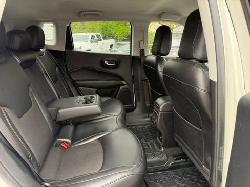 Used 2020 Jeep Compass Latitude AWD/4WD image 9