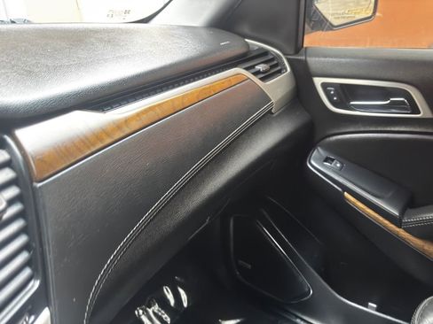 Used 2020 GMC Yukon XL Denali w/ Denali Ultimate Package image 25