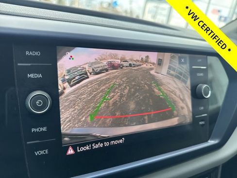 Certified 2022 Volkswagen Taos SE image 19