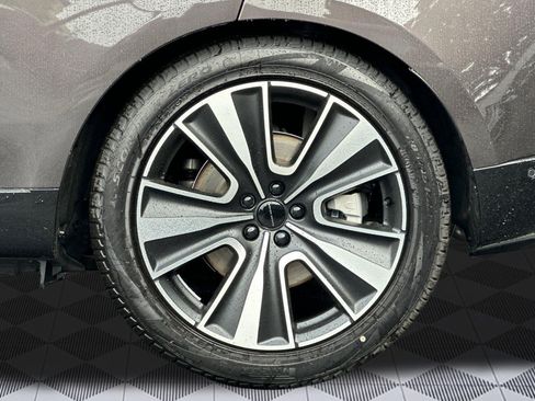New 2026 Land Rover Range Rover Long Wheelbase SE AWD/4WD image 13