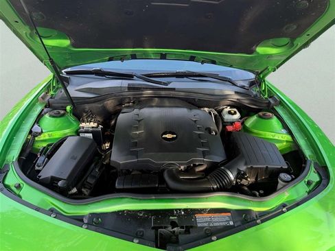 Used 2010 Chevrolet Camaro LT RWD image 16