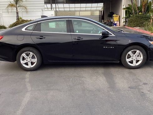 Used 2023 Chevrolet Malibu LT image 3