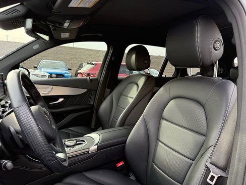 Used 2019 Mercedes-Benz GLC 300 4MATIC image 13