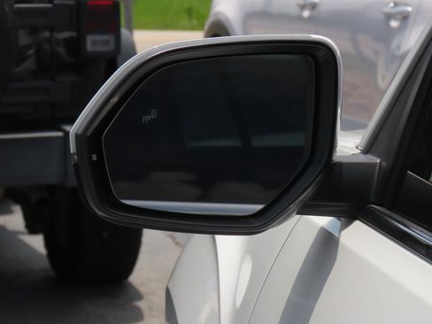 Used 2023 Volkswagen Atlas SE FWD image 17