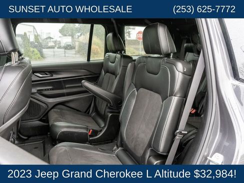 Used 2023 Jeep Grand Cherokee L Altitude image 77
