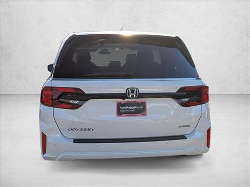 New 2026 Honda Odyssey Touring image 8