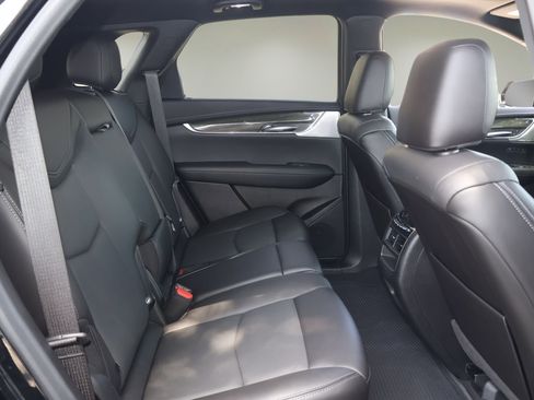Certified 2022 Cadillac XT5 Sportv AWD/4WD image 17
