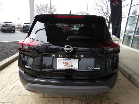 Certified 2023 Nissan Rogue SV w/ SV Premium B Package image 6
